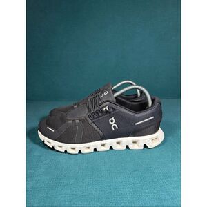 On Cloud 5 Athletic Running shoes women’s size 9